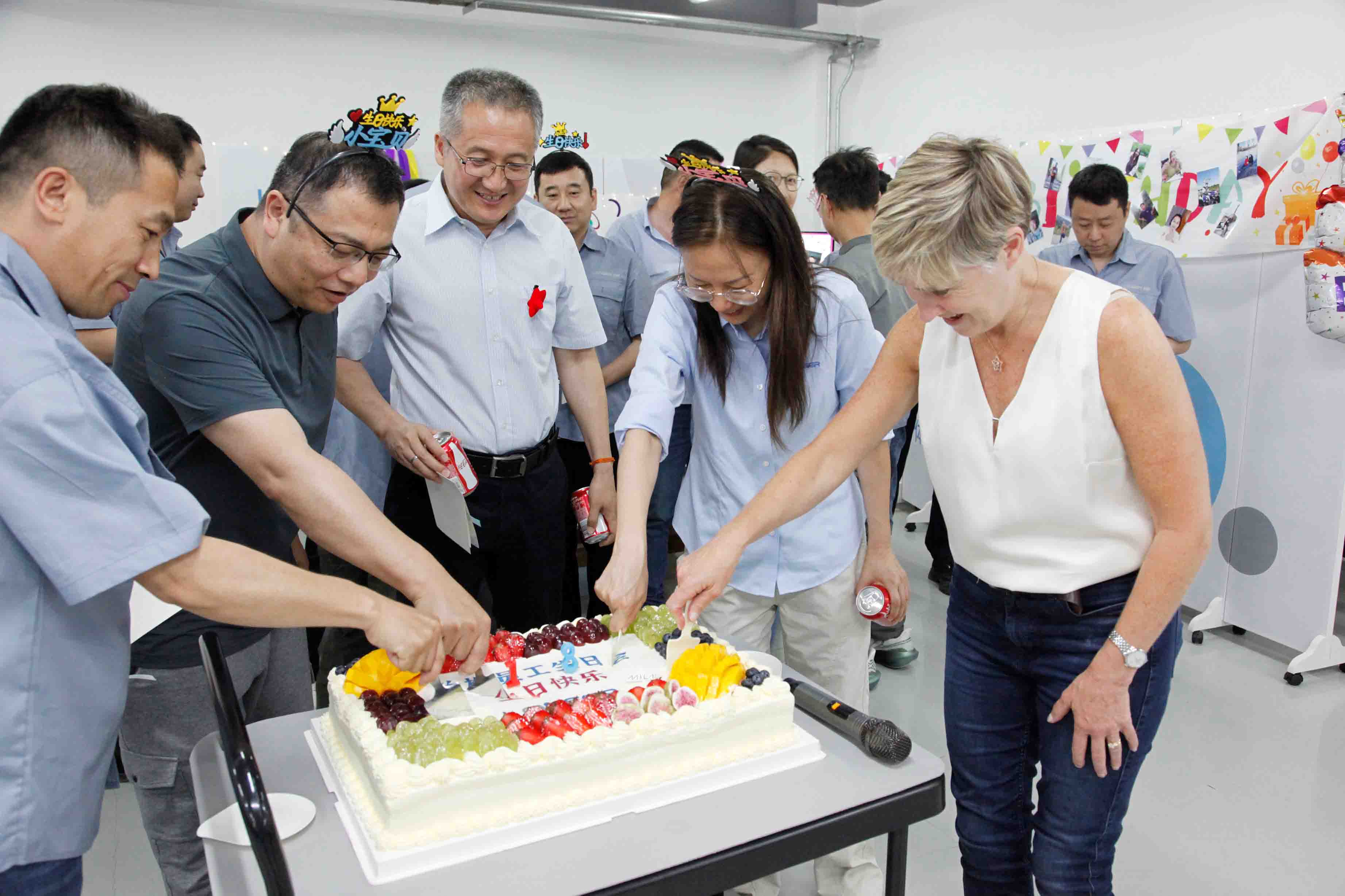 兰格FY25/26季度大会：一个团队，一个目标